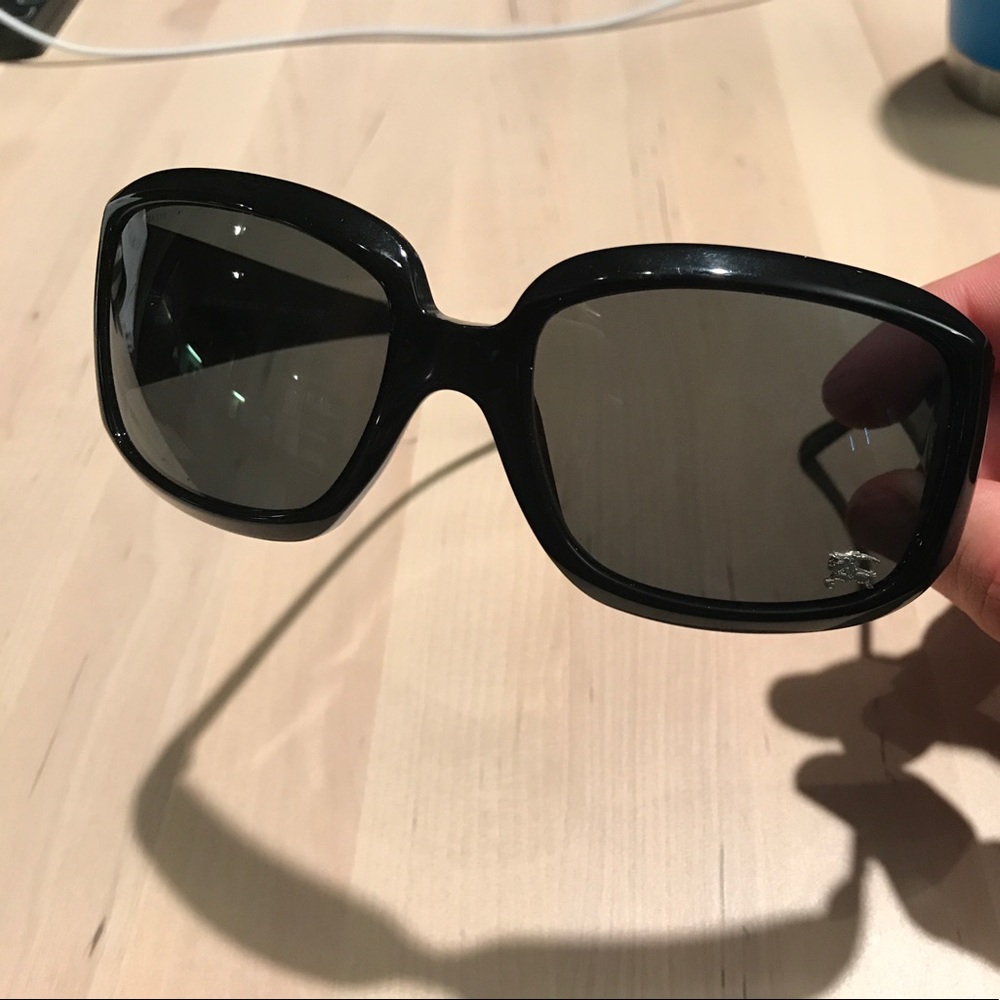 Women’s Burberry sunglasses. MINT!