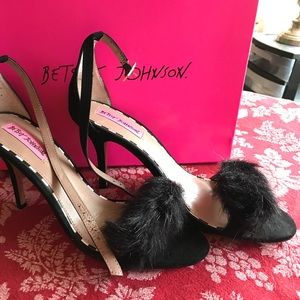 Betsy Johnson dress shoe