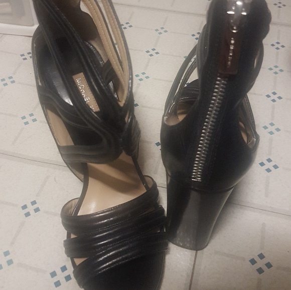 Pumps - Picture 2 of 3