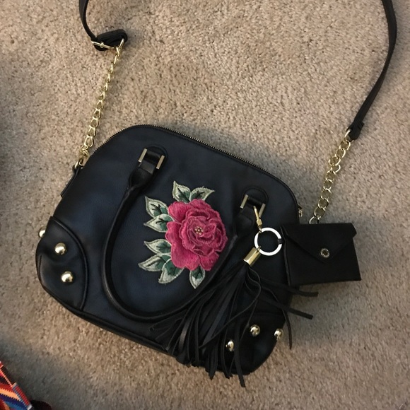 Steve Madden Handbags - Steve Madden Sheek Bag