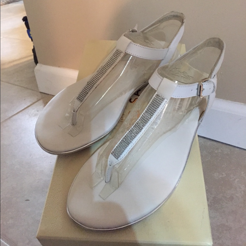 Franco Sarto-White Leather Thong Sandals -Size 7.5