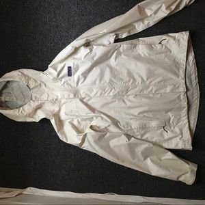 Patagonia light weight rain jacket