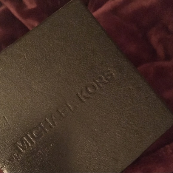 Michael Kors Watch covered in Swarovski Crystals - Picture 2 of 3