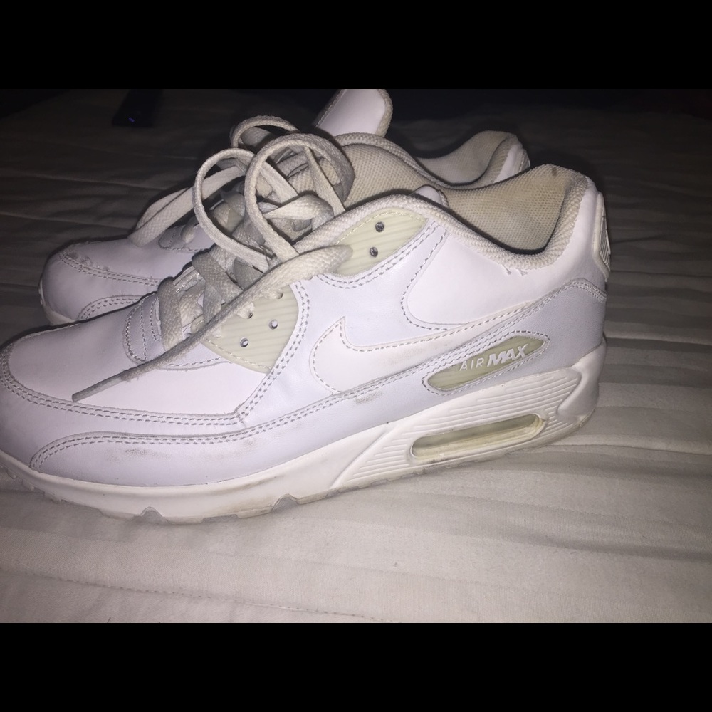 White Nike Air Max
