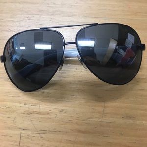 Gucci oversized aviator sunglasses.