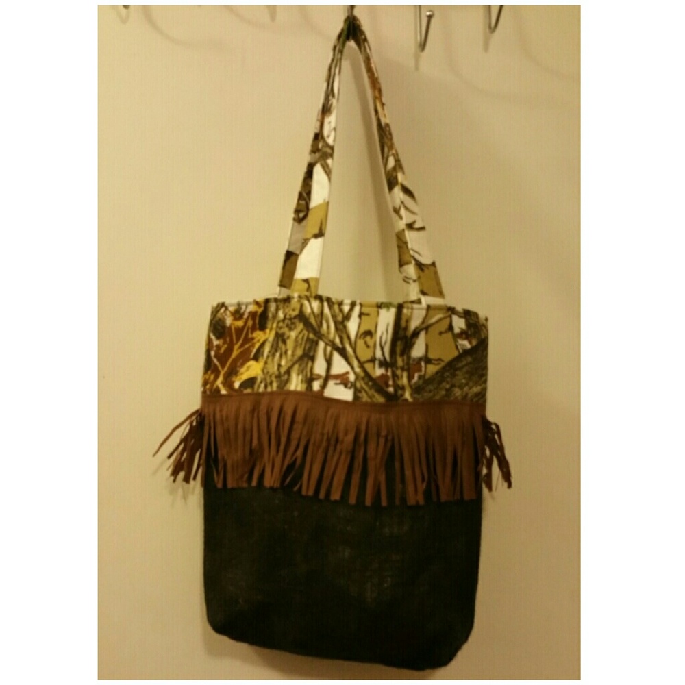 NEW BURLAP CAMO FABRIC TOTE W/FRINGE