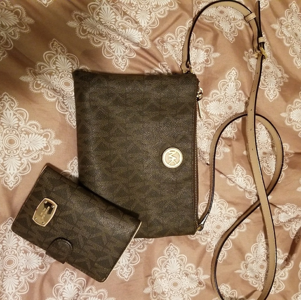 MK Bedford East West PVC Crossbody & wallet