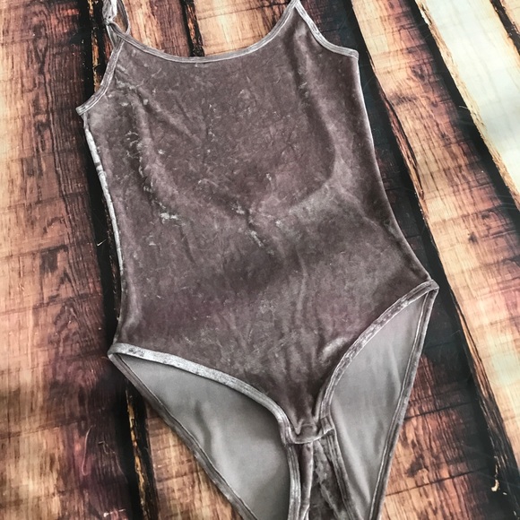 Tops - << Crushed Velvet Bodysuit >>