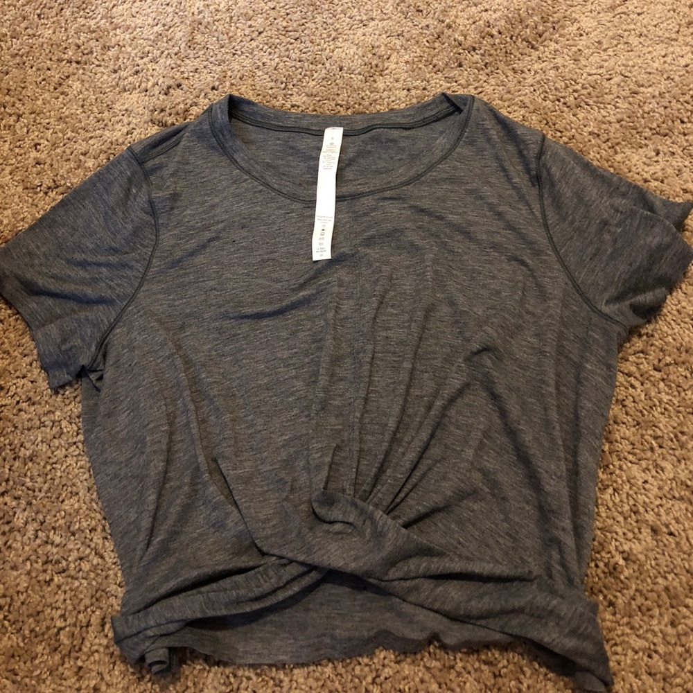 Lululemon grey crop top