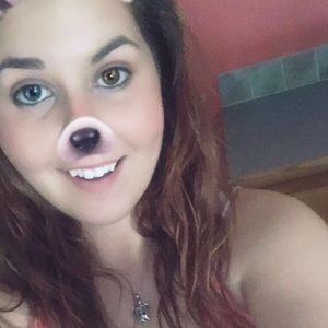 Meet your Posher, Caitlin