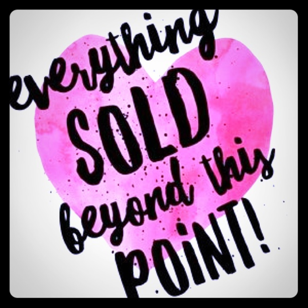 Thanks for browsing my closet! Happy Poshing! 💗