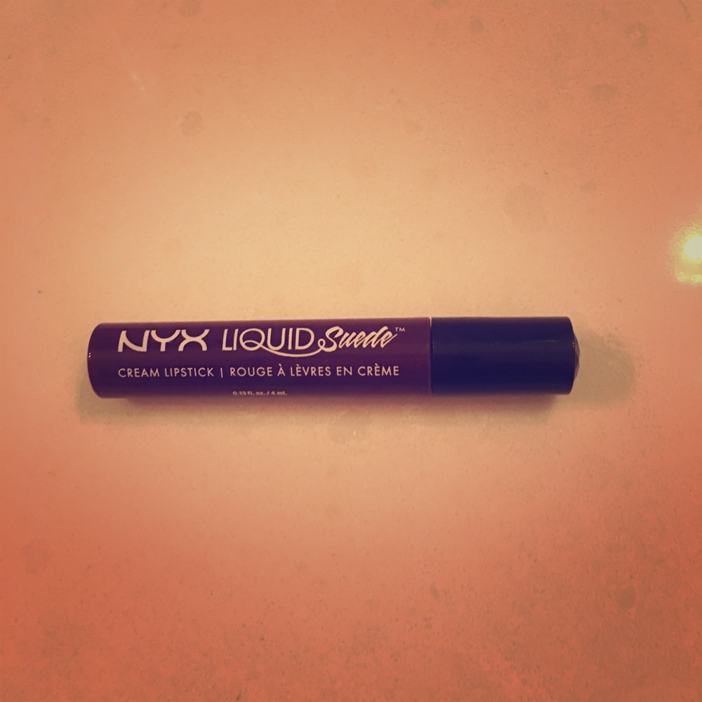 NYX Liquid Suede in Club Hopper