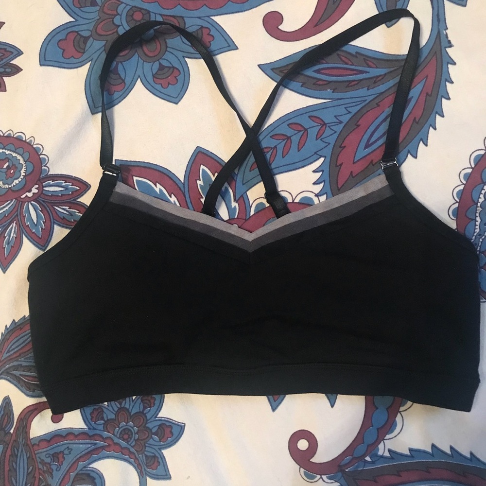 Lululemon size 6 sports bra