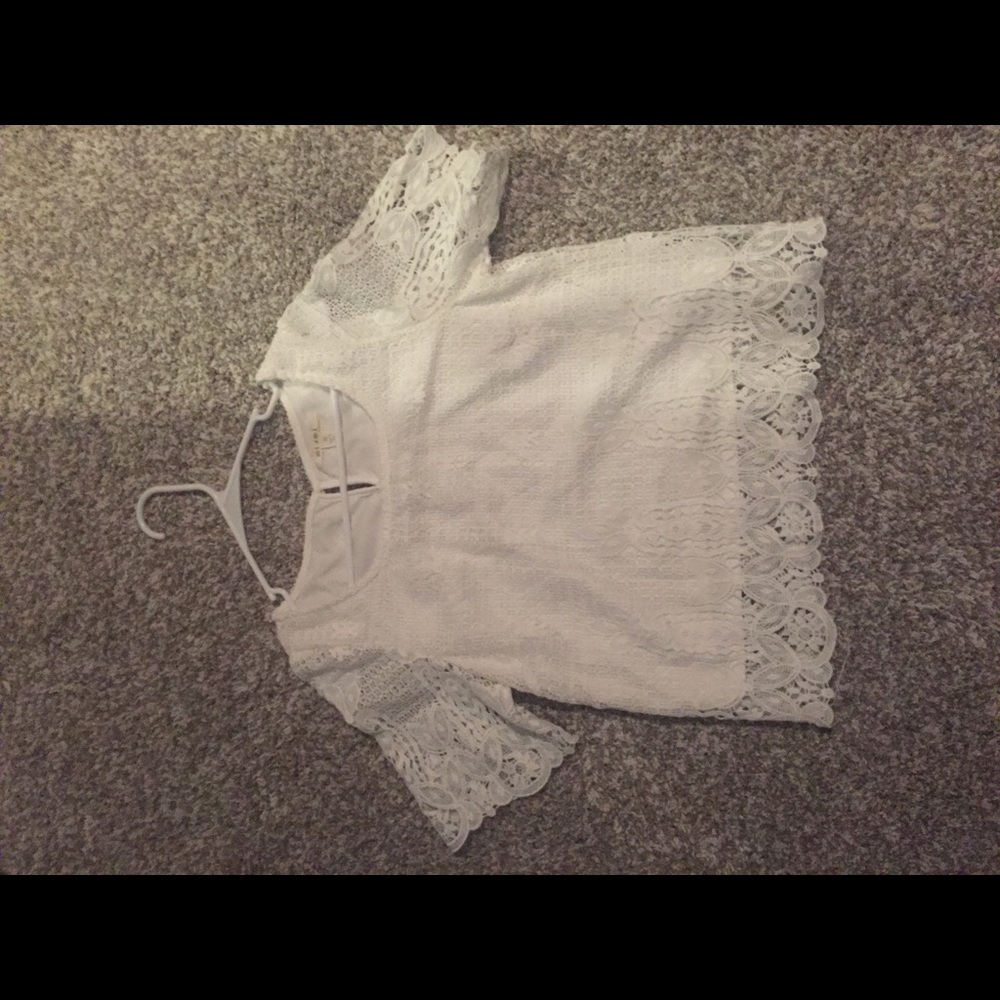 White lace flowery shirt