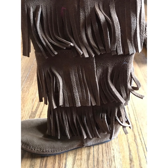 NWOT Minnetonka 3 Layer Fringe Boots - Picture 2 of 5