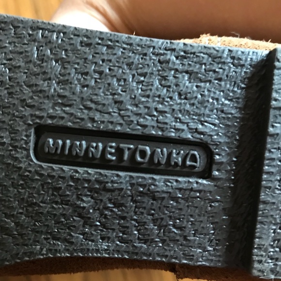 NWOT Minnetonka 3 Layer Fringe Boots - Picture 5 of 5