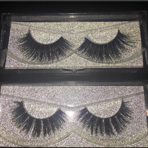 100% Virgin Hair And 100% Siberian Eyelashes - Picture 8 of 8