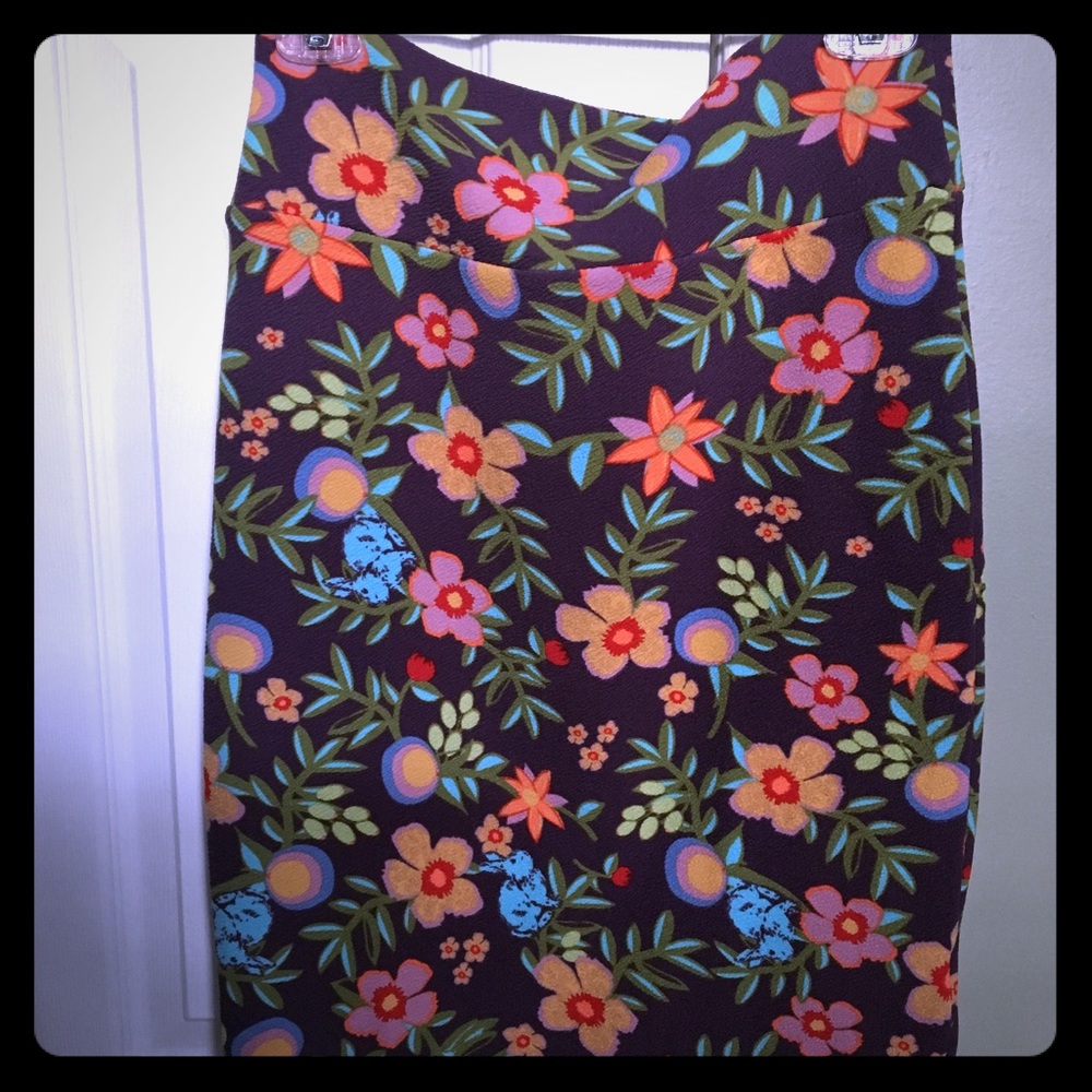 EUC LulaRoe Cassie-size small
