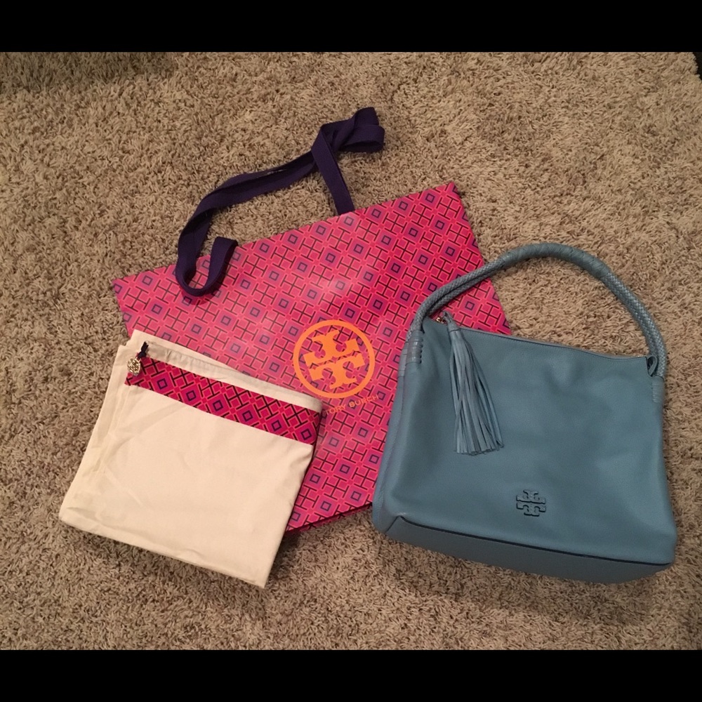 24 hr sale! Tory Burch Taylor purse. Super cute