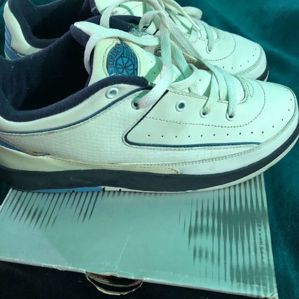 Jordan II - Picture 2 of 3