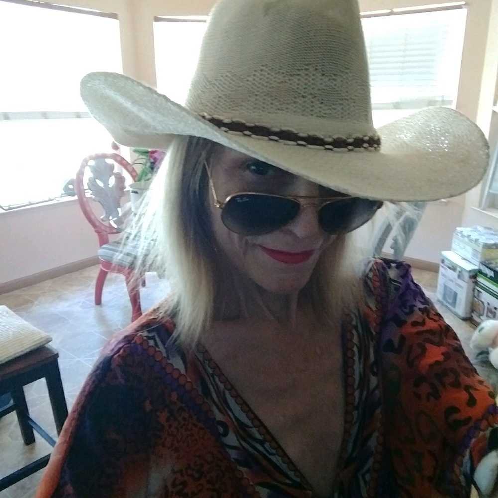 Meet your Posher, Lauri