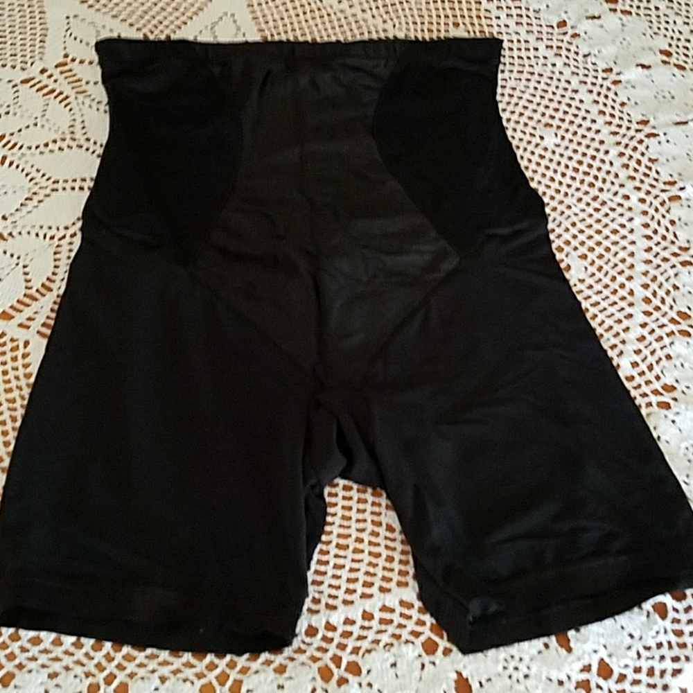 $$  Maidenform hi waist slimmer **EUC**