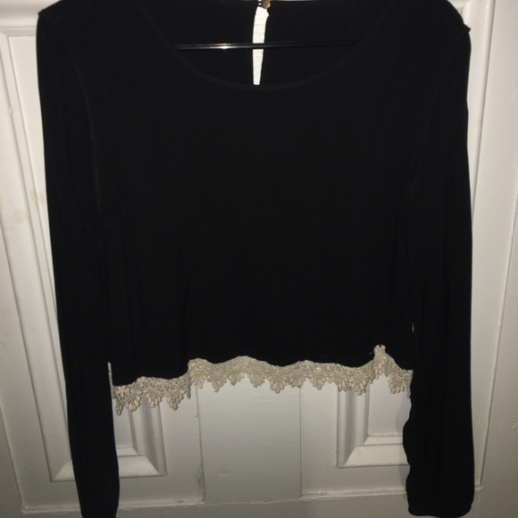 Forever 21 Black Long Sleeve Crop - Picture 1 of 3