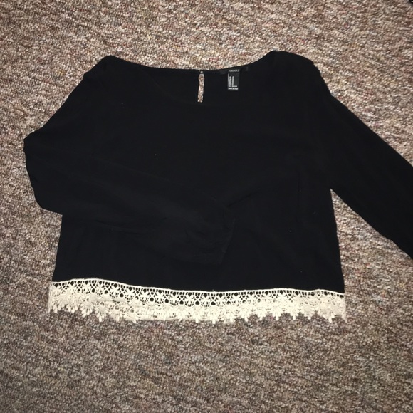 Forever 21 Black Long Sleeve Crop - Picture 3 of 3