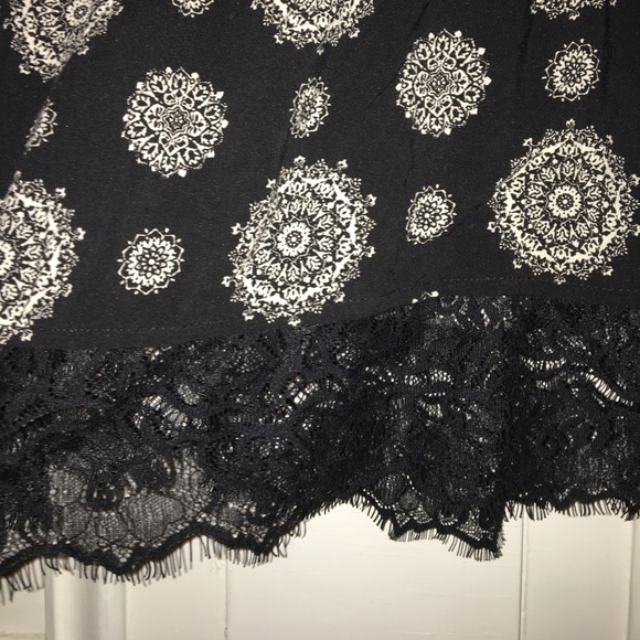 Forever 21 Black Tank Top - Picture 2 of 4