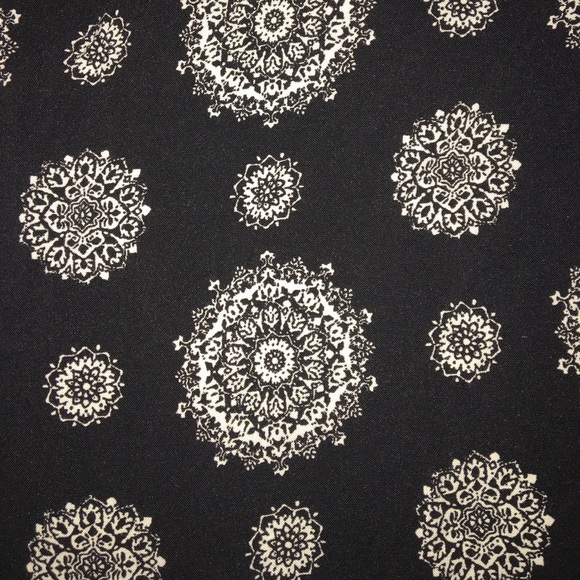 Forever 21 Black Tank Top - Picture 4 of 4