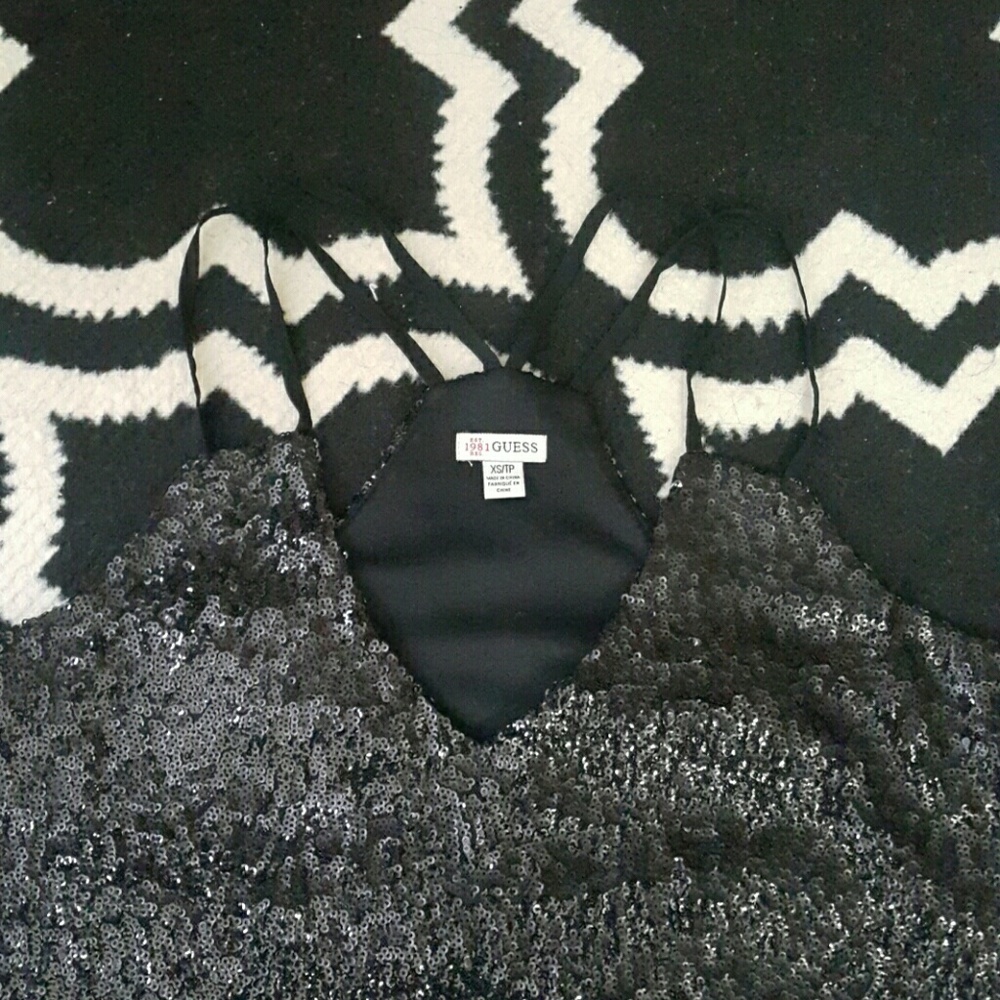 Guess sequin top - Picture 2 of 7