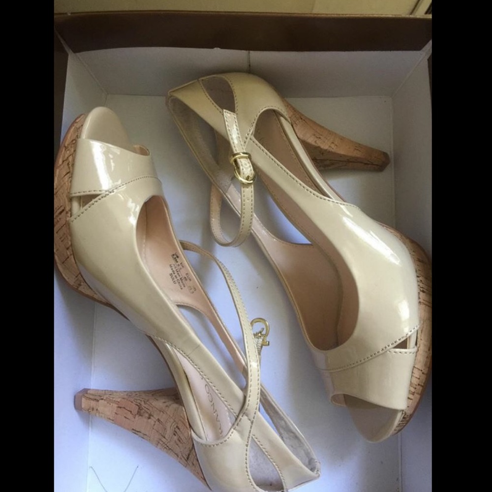 NWT Franco Sarto Nude Heels