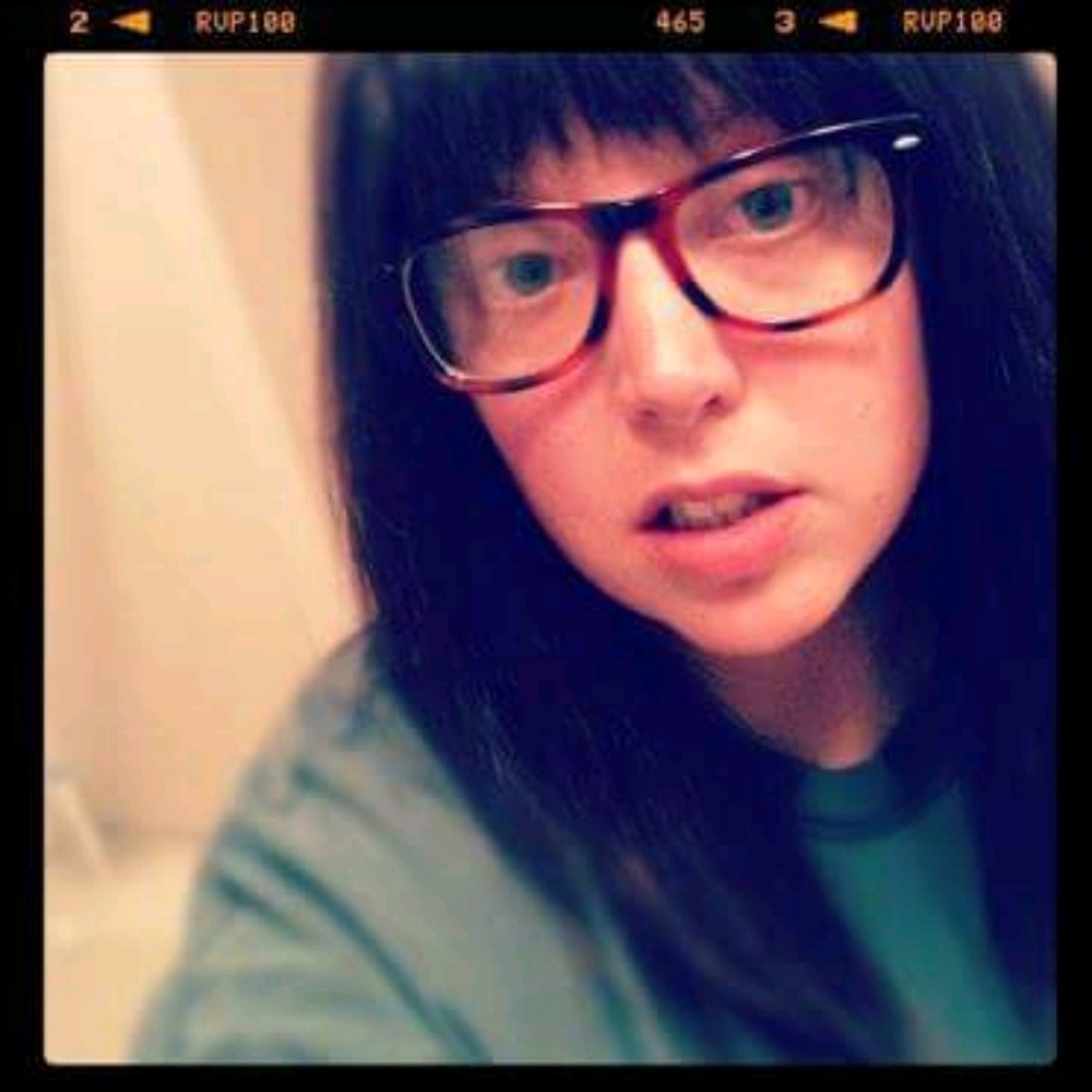 Meet your Posher, Valoree