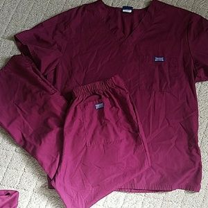 Cherokee workwear burgandy/wine scrubs. Medium