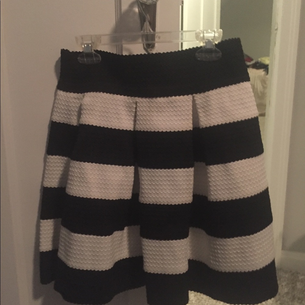 Black and white structured aline skirt