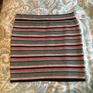 Short skirt black gray and coral stripes