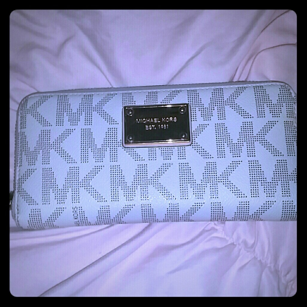 SOLD!!! Wallet authentic *Open To Offers *