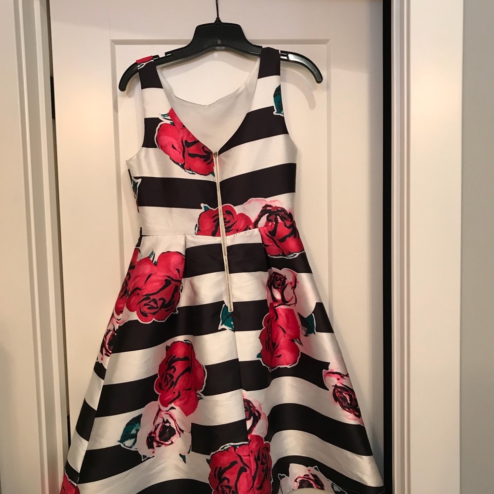 Boutique cocktail dress - Picture 4 of 8