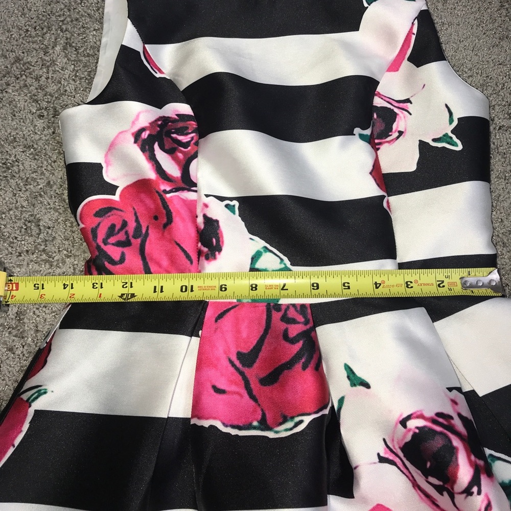 Boutique cocktail dress - Picture 7 of 8