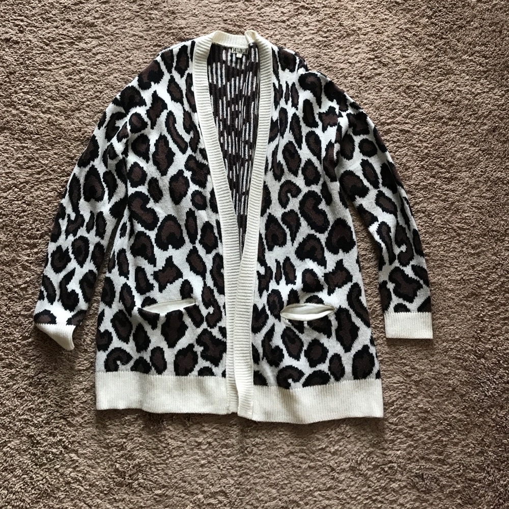 Leopard sweater kimono style