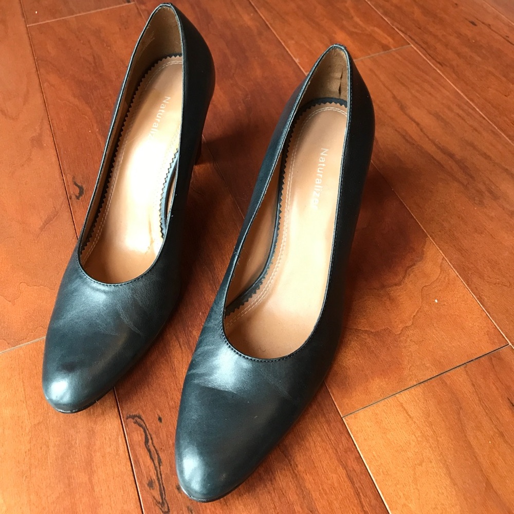 NATURALIZER NAVY BLUE HEELS, 10N