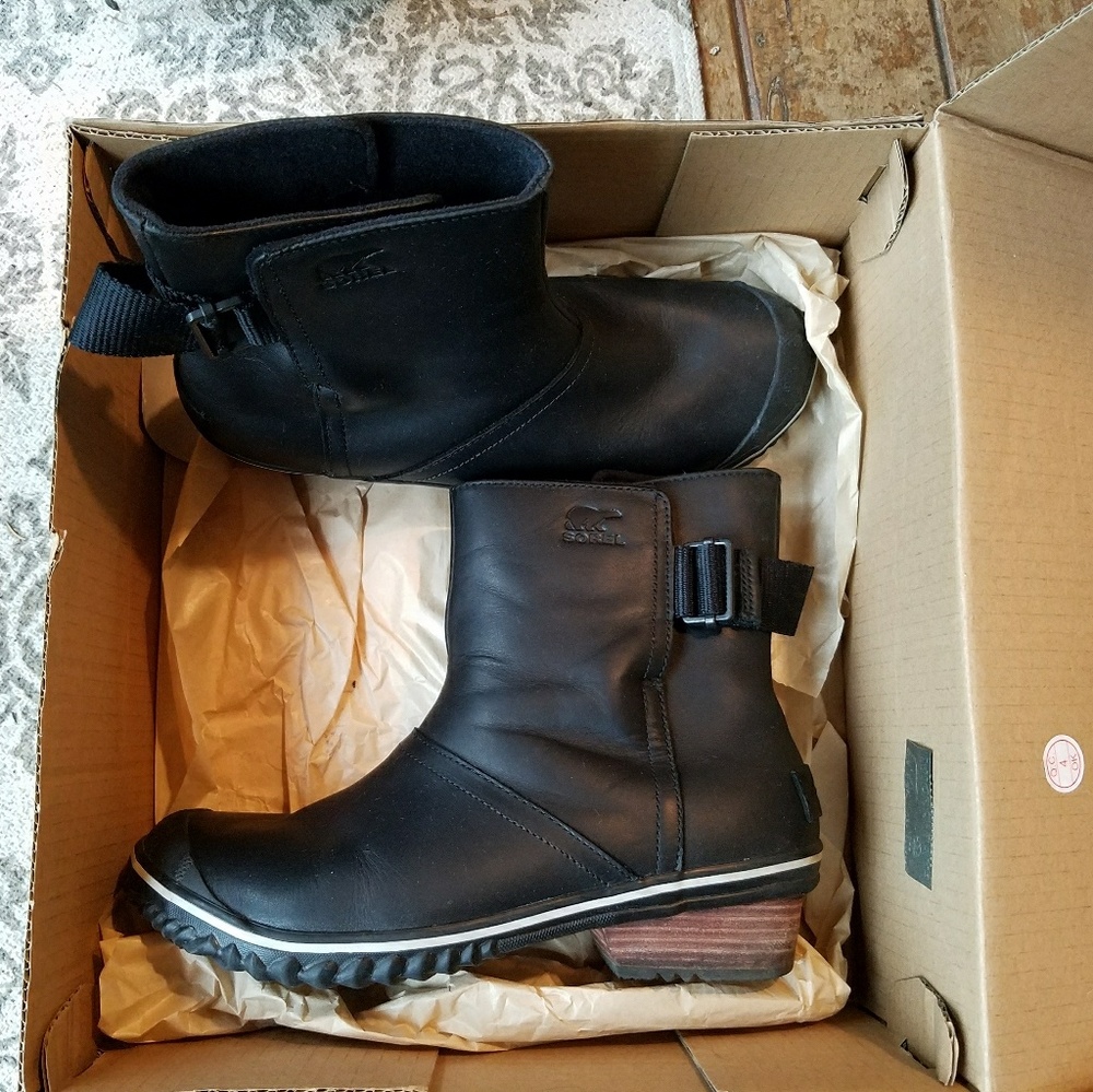 Women's size 8.5 black Sorel Slimboot Pull-On boot