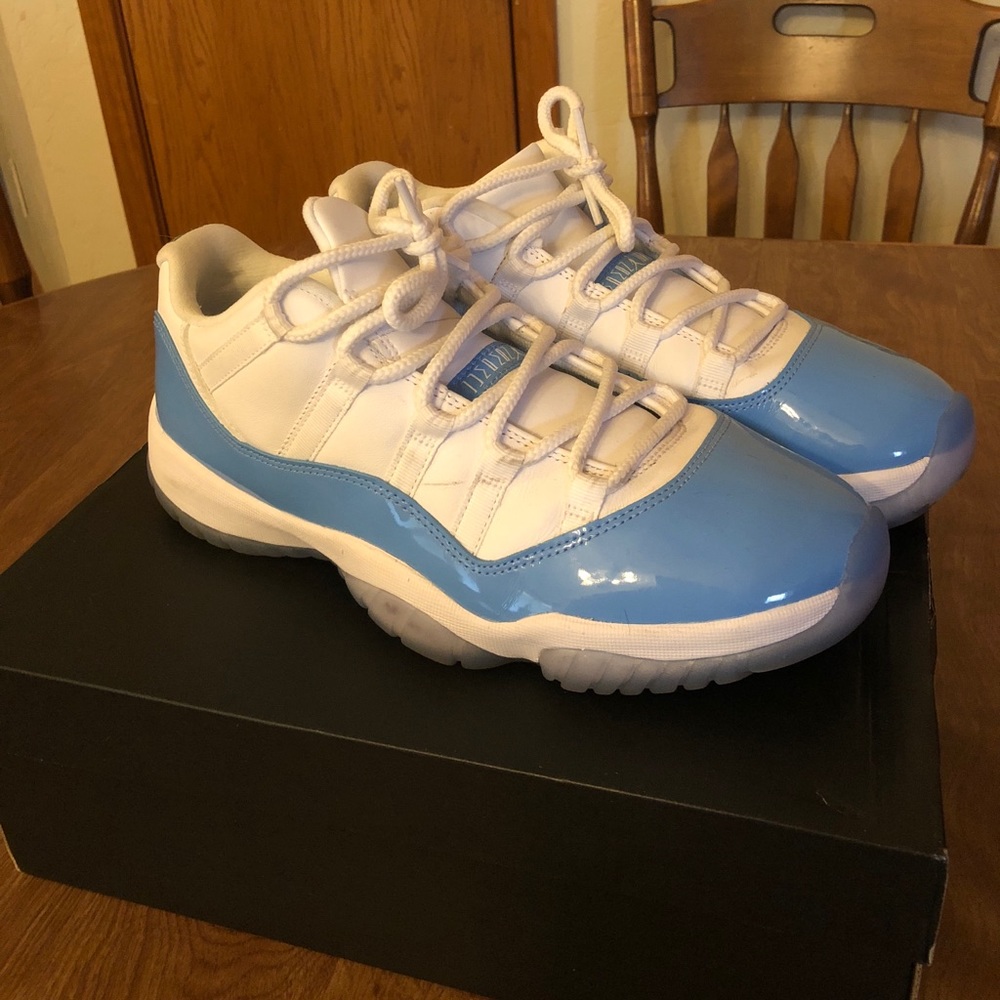 Jordan 11 UNC Low. Great shape.