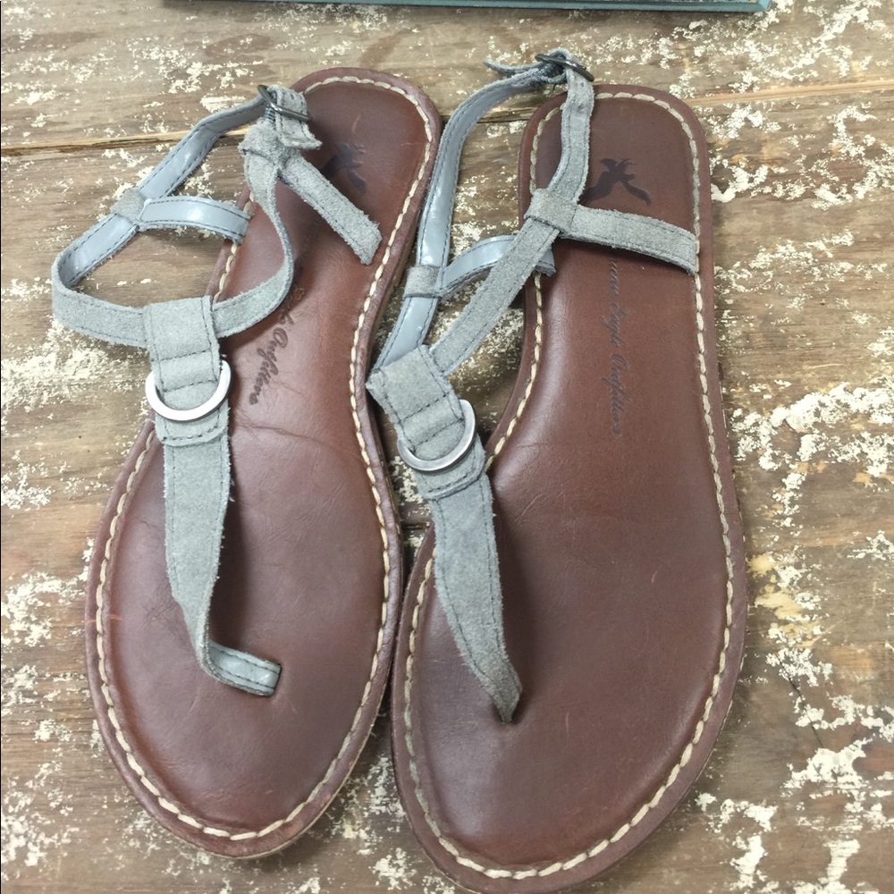 American Eagle thong sandals size 7