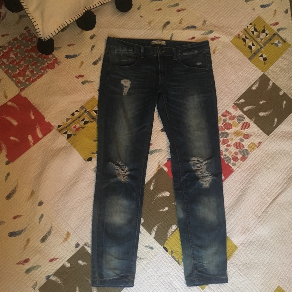 Free people distressed jeans size 27