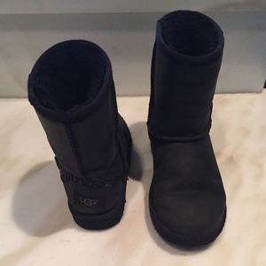 Ugg Classic Round Toe Leather Winter Boot- Size 2