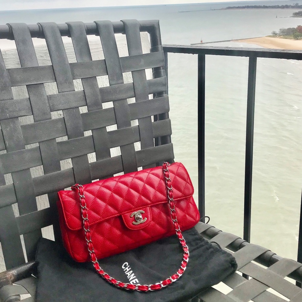 ⛔️🚫SOLD⛔️Chanel caviar single flap east west bag - Picture 1 of 8
