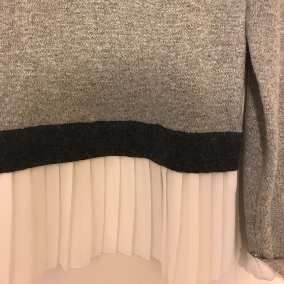 Gray sweater with over pleating - Picture 2 of 3