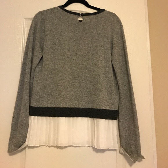 Gray sweater with over pleating - Picture 3 of 3