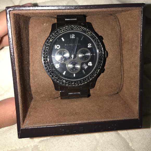 Woman\'s Michael Kors ceramic watch main image 2